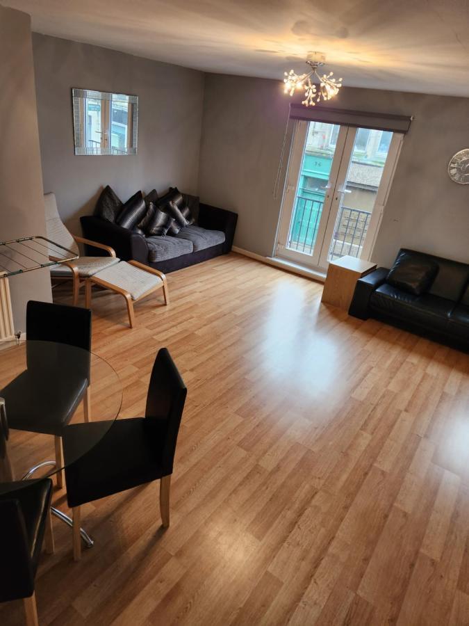 No 11 3 Bed Serviced Appartment Town Centre غيرفان المظهر الخارجي الصورة